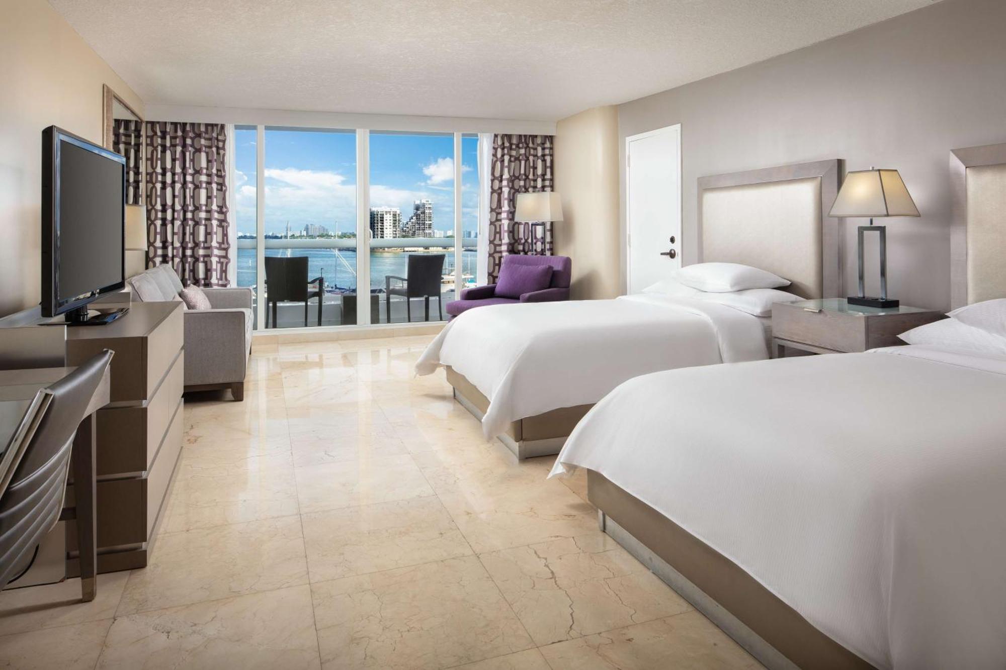 Doubletree By Hilton Grand Hotel Biscayne Bay Miami Extérieur photo